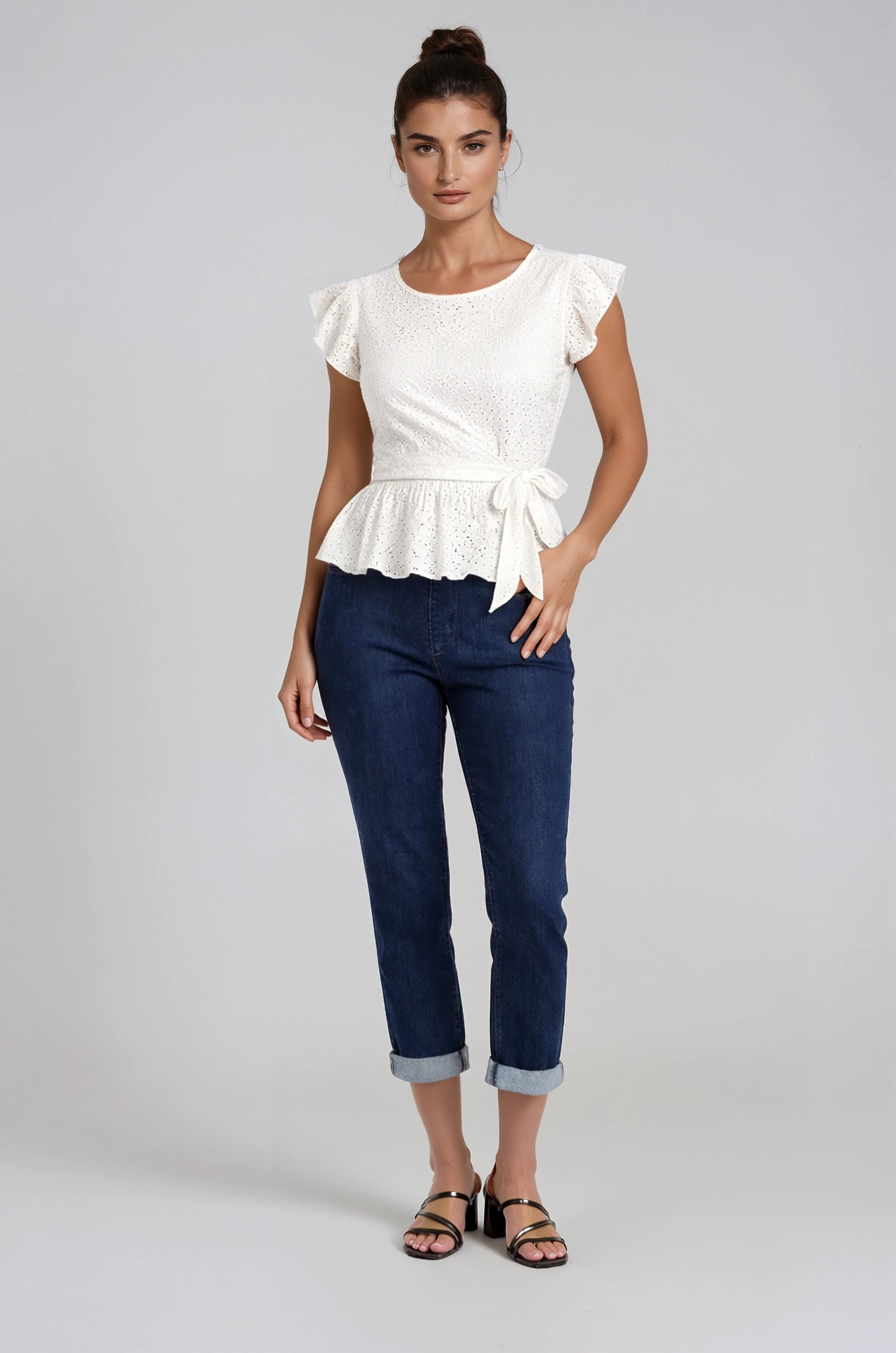 Premium Denim Pull-On Capri in Rinse Wash | Carreli Jeans®