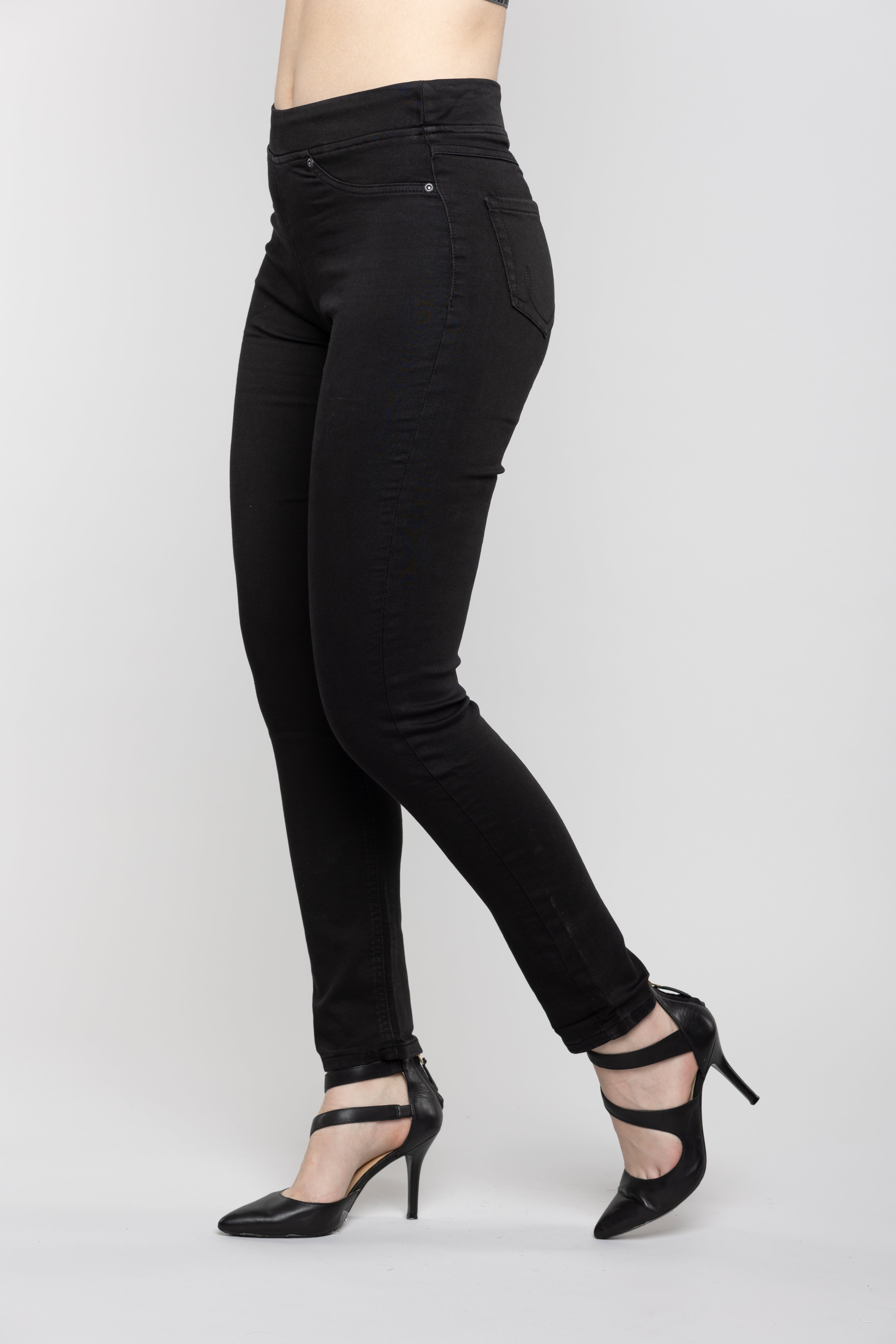 Angela Slim Leg Pull-On in Black French Terry Knit – Carreli Jeans