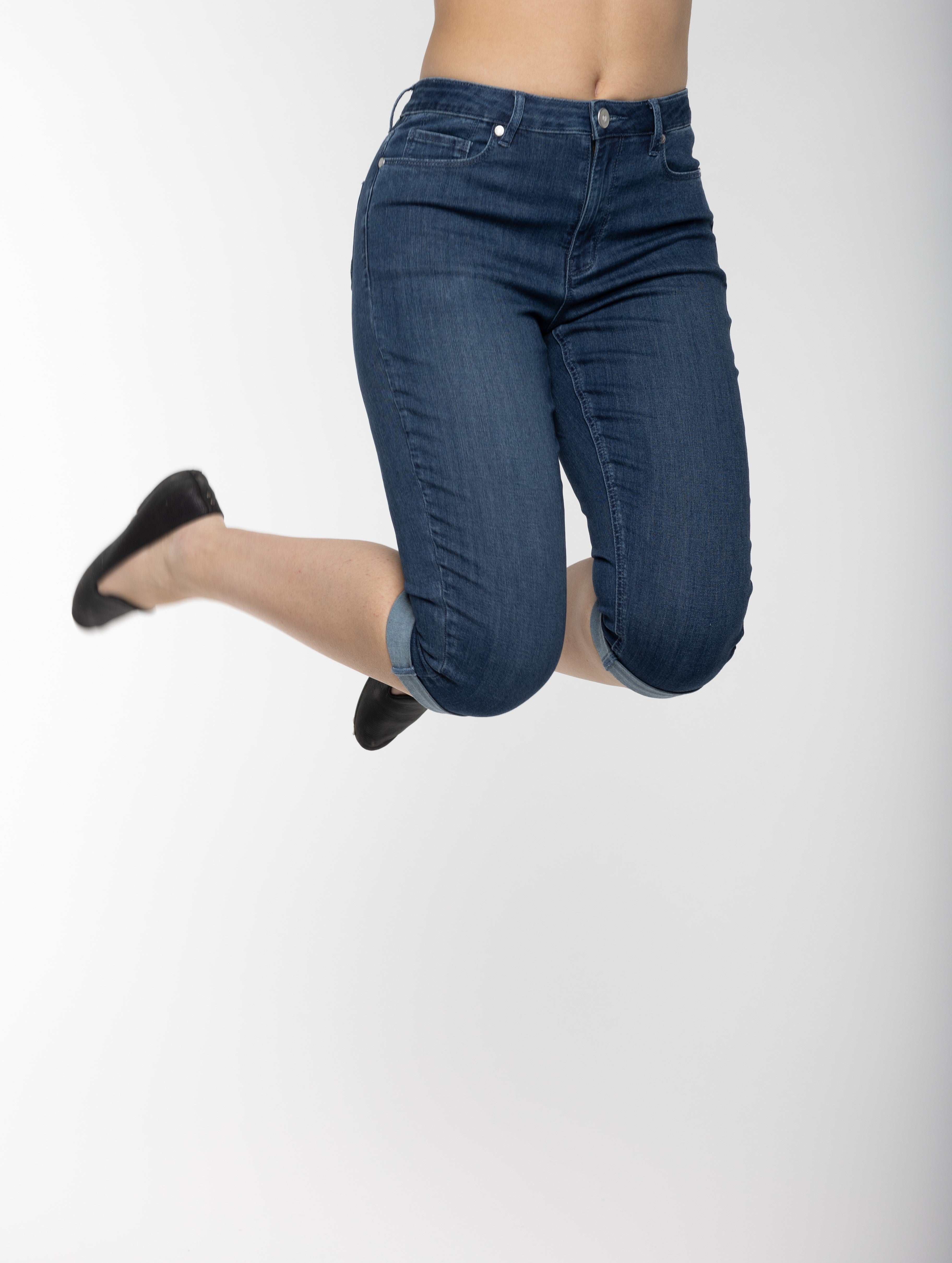 Carreli Jeans®  Premium Angela Fit 5 Pocket Capri in Stone Wash